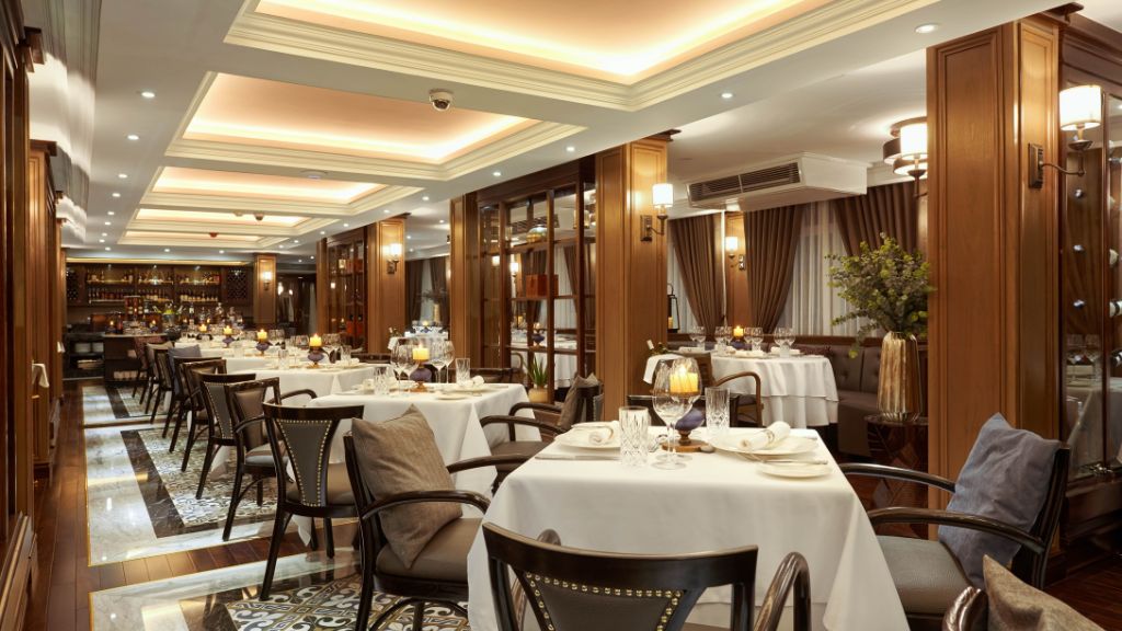 Du thuyền Paradise Grand vịnh Hạ Long