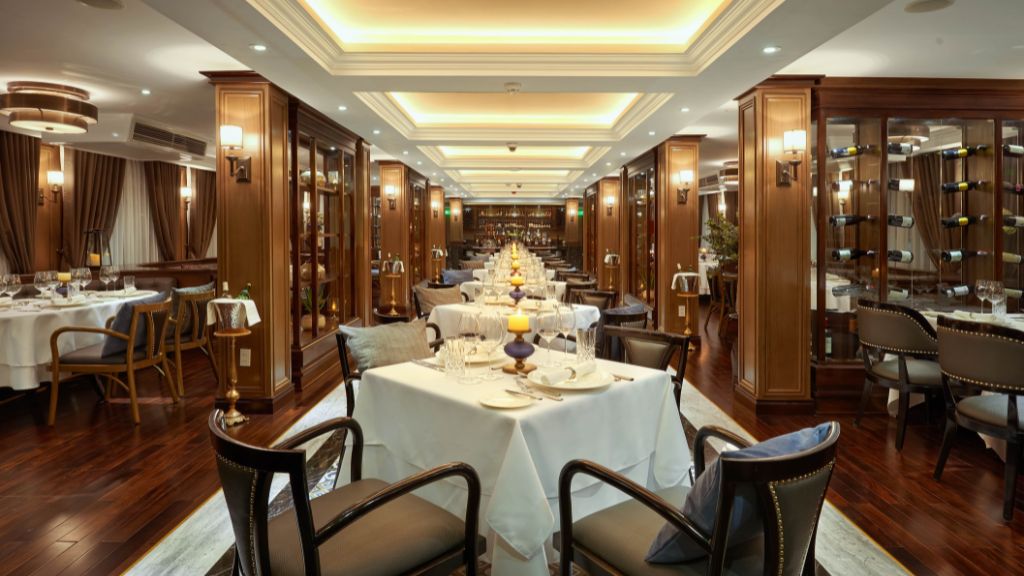 Du thuyền Paradise Grand vịnh Hạ Long