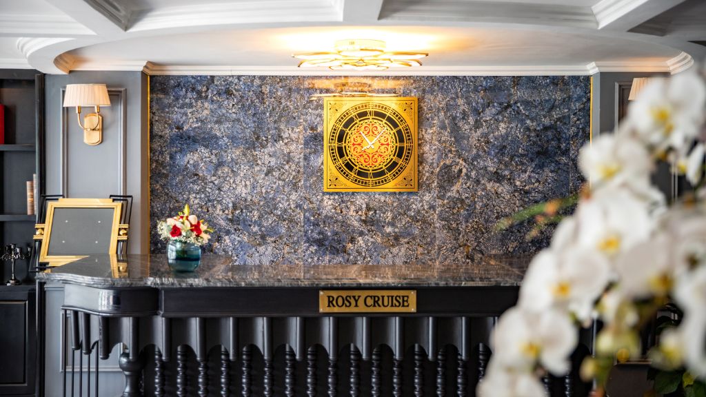 Du thuyền Rosy vịnh Hạ Long