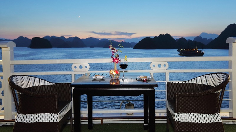 Du thuyền Starlight Hạ Long