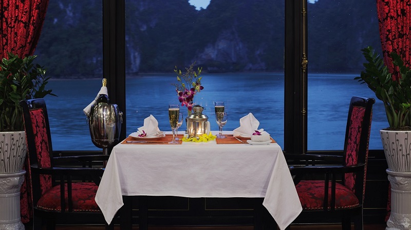 Du thuyền Starlight Hạ Long