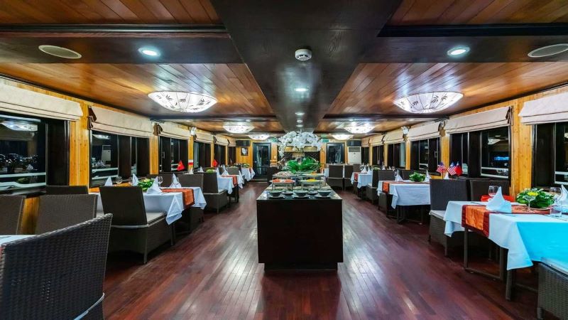 Du thuyền Syrena Hạ Long