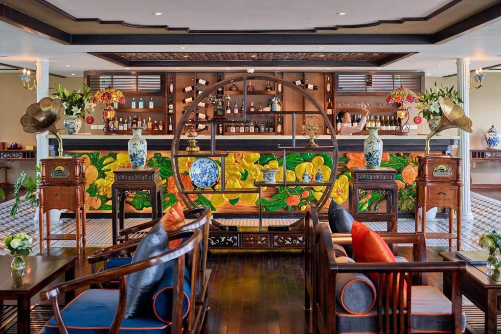 Du thuyền Indochine Lan Hạ