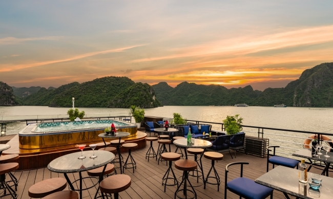 Du thuyền La Casta Regal vịnh Hạ Long