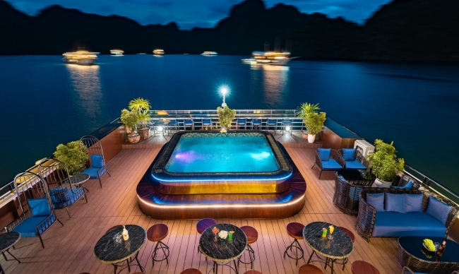 Du thuyền La Casta Regal vịnh Hạ Long