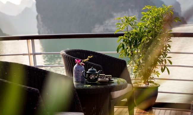 Du thuyền Orchid Premium vịnh Hạ Long- Lan Hạ