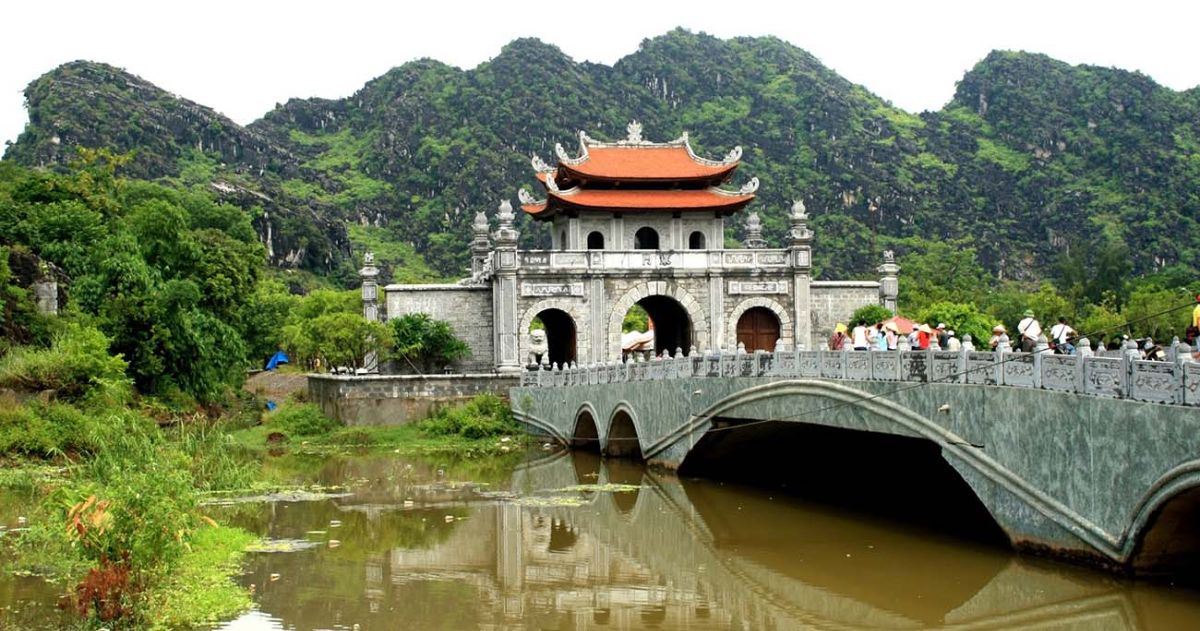 [Trong ngày]Tour HN – Cố đô Hoa Lư – Hang Múa – Tam Cốc – HN (TRNB013)
