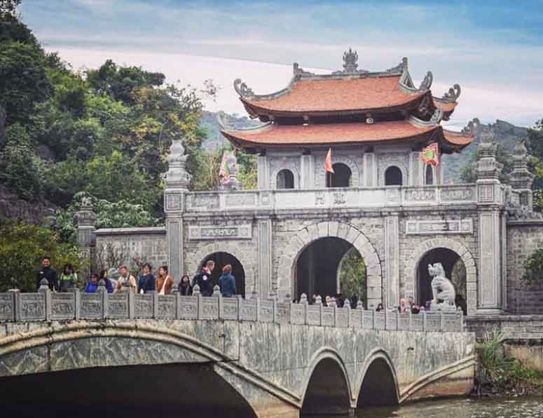 [Trong ngày]Tour HN – Cố đô Hoa Lư – Hang Múa – Tam Cốc – HN (TRNB013)