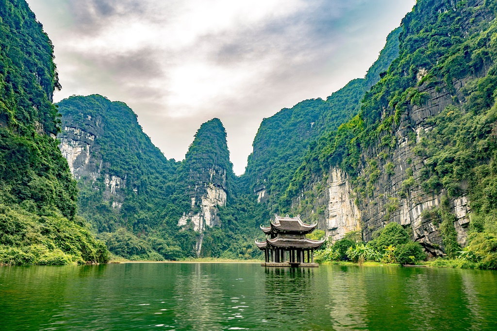 [Trong ngày]Tour HN – Cố đô Hoa Lư – Tràng An – Chùa Cây Thị – HN (TRNB014)